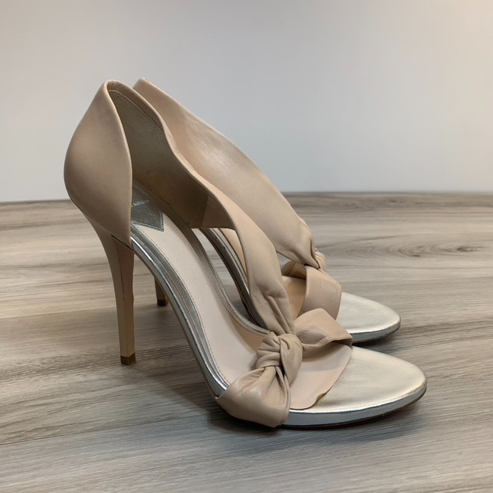 Brian Atwood CHRYSSA Women's 8.5 Beige Leather Slip On Casual Heeled Sandals